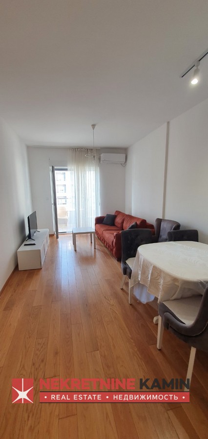 Izdaje se jednosoban stan u naselju Rozino, Budva 